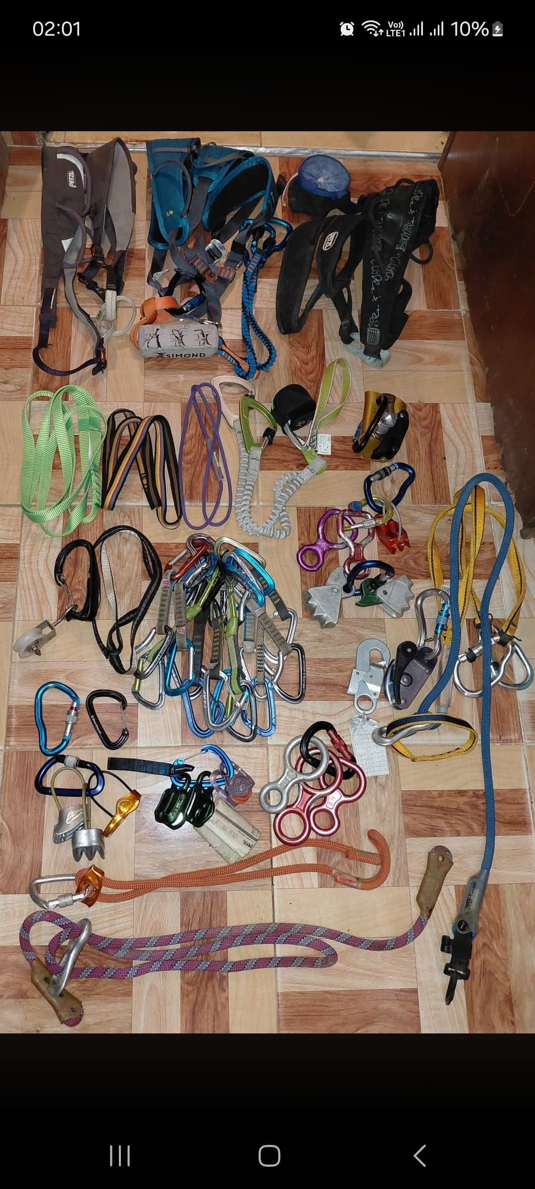 معدات تسلق جبال