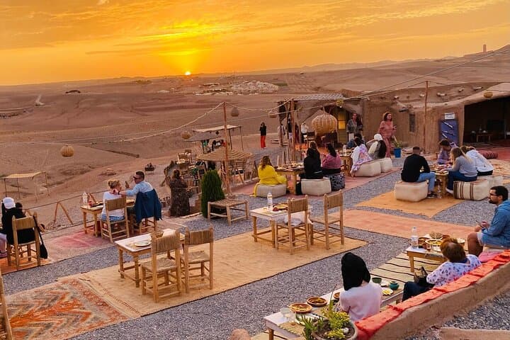 Coucher de soleil Agafay Desert : Balade et dîner à dos de chameau, Fireshow (Marrakech)